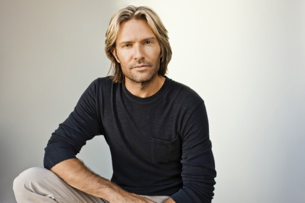 Eric-Whitacre_1695-RGB_low-res1-800x533